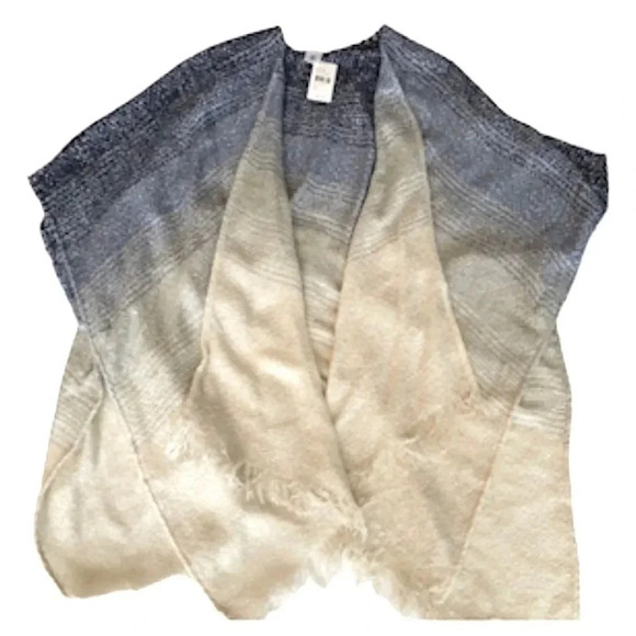 Light weight poncho Light blue, navy and cream NWT One size Fringe bottom - Picture 8 of 8